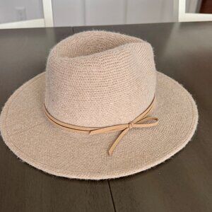 Universal Thread Cream Wool Fedora for Fall / Winter